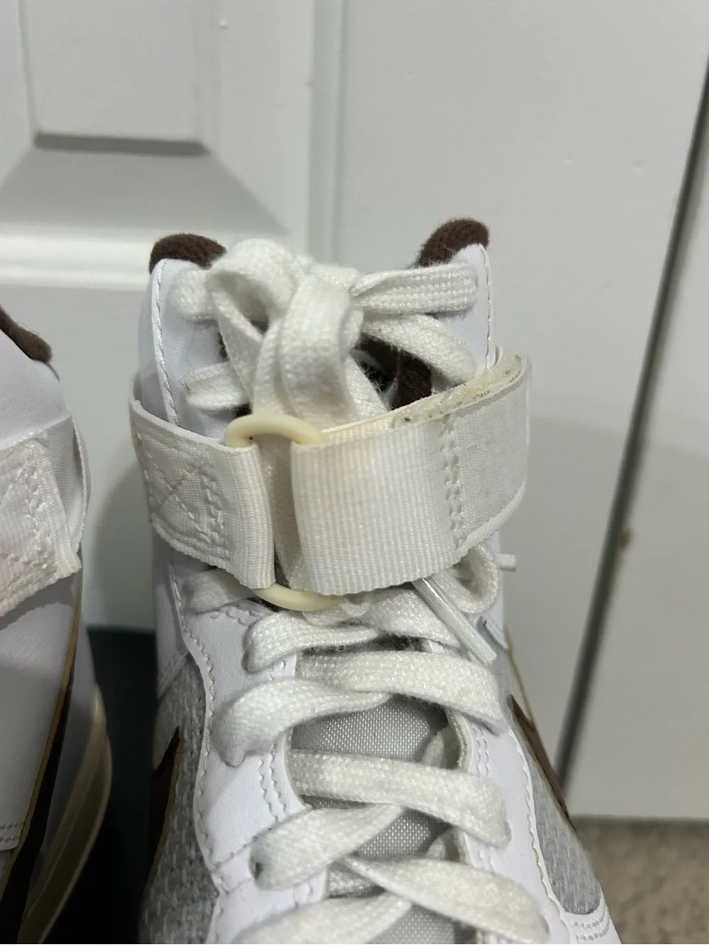 Nike airforce High-Top Sneakers in White, Brown & Cream. M 7, W8.5